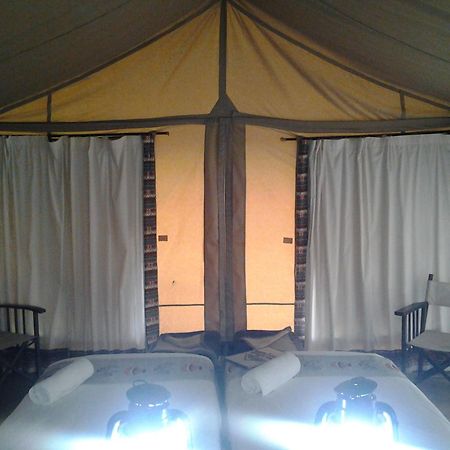 Maili Saba Camp Villa Nakuru Bilik gambar