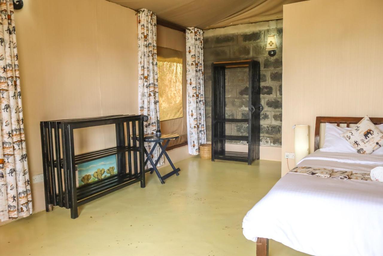 Maili Saba Camp Villa Nakuru Luaran gambar