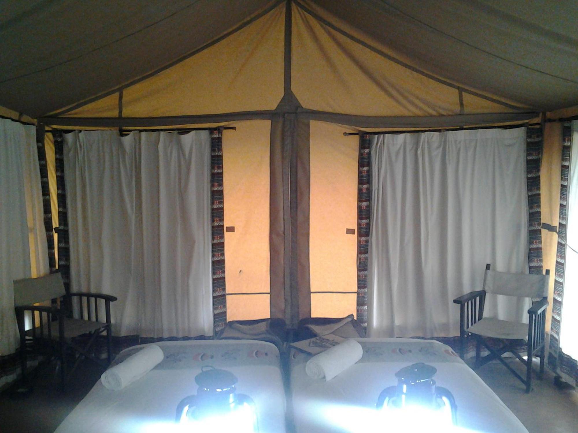 Maili Saba Camp Villa Nakuru Bilik gambar